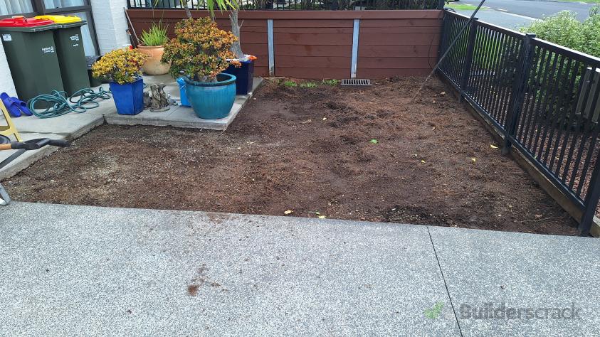 Concreting front yard (#1099899) | Builderscrack