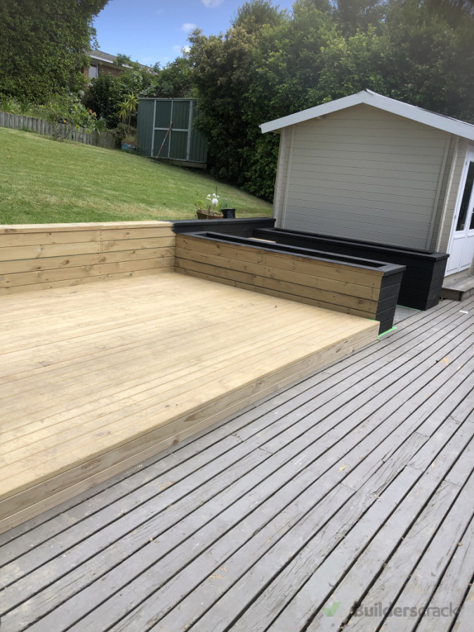 Deck, retaining wall, planter box, fence and gate Torbay