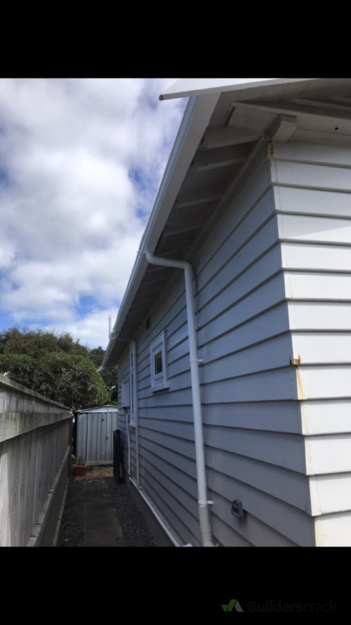 Metal spouting to pvc spouting