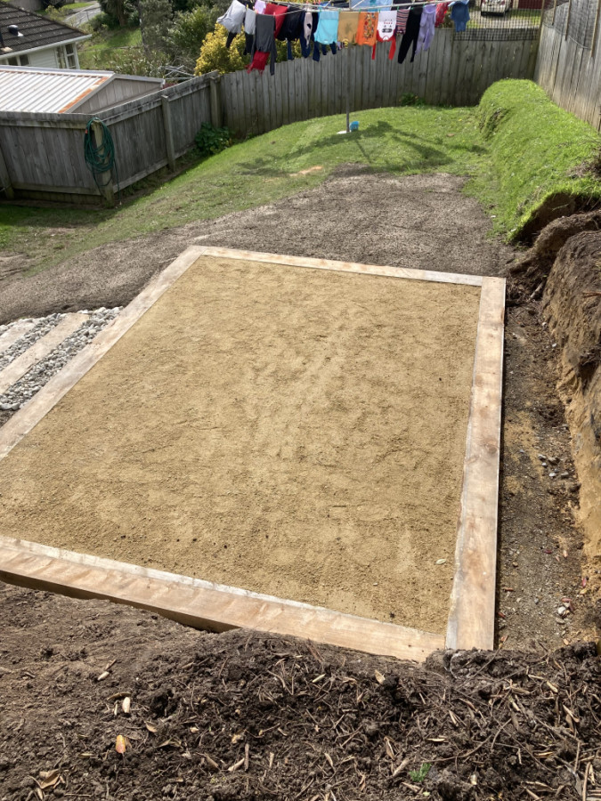 platform with Mac edging and crushed lime