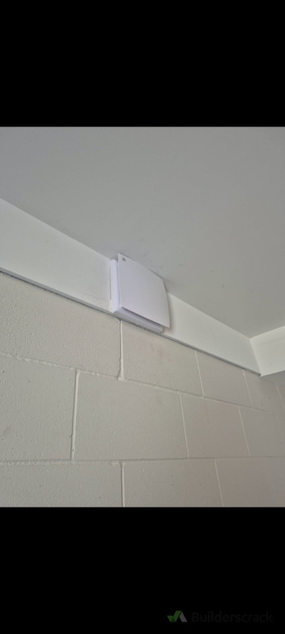 Extractor fan motion sensor