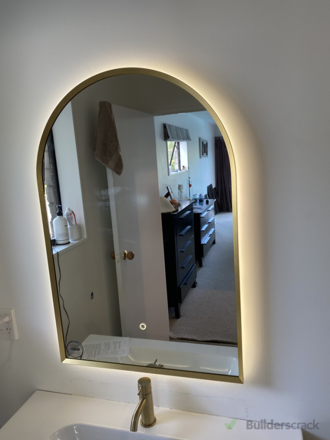 Vanity mirror light