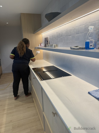 Kitchen deep cleaning