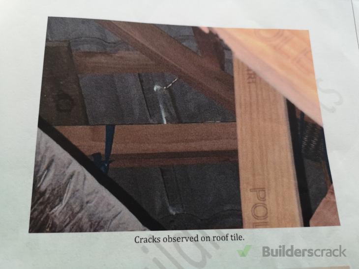 Cracks on roof tile (#1123479) | Builderscrack
