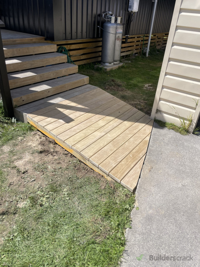 Transition platform from driveway to stairs
