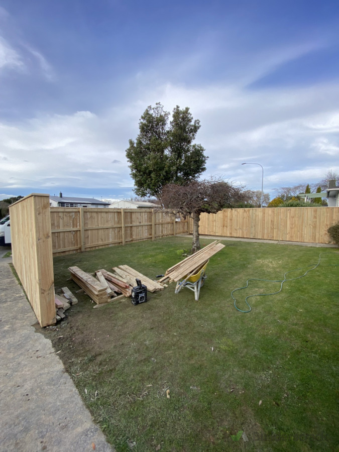 new boundary fence for privacy