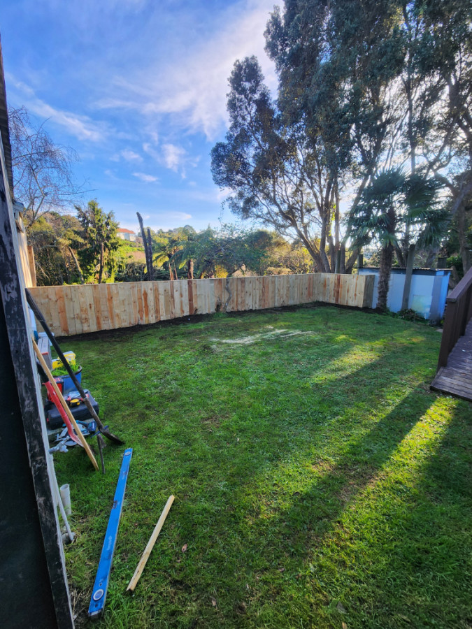 Main fence buit capping left to fit