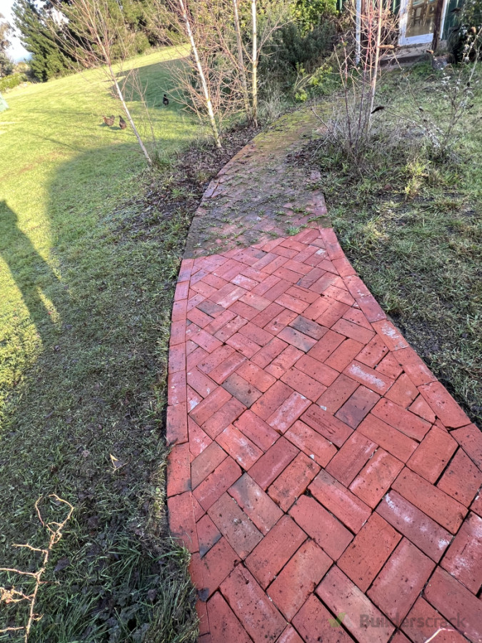 Pressure blasting path