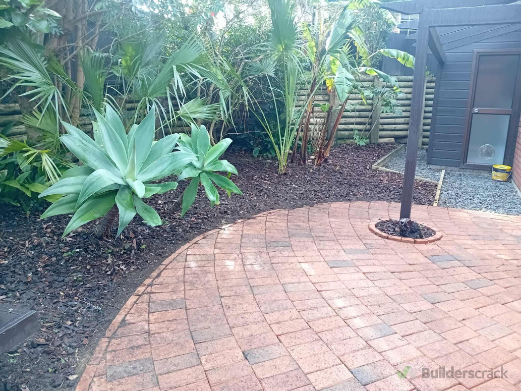 Garden Clear out/ tidy up