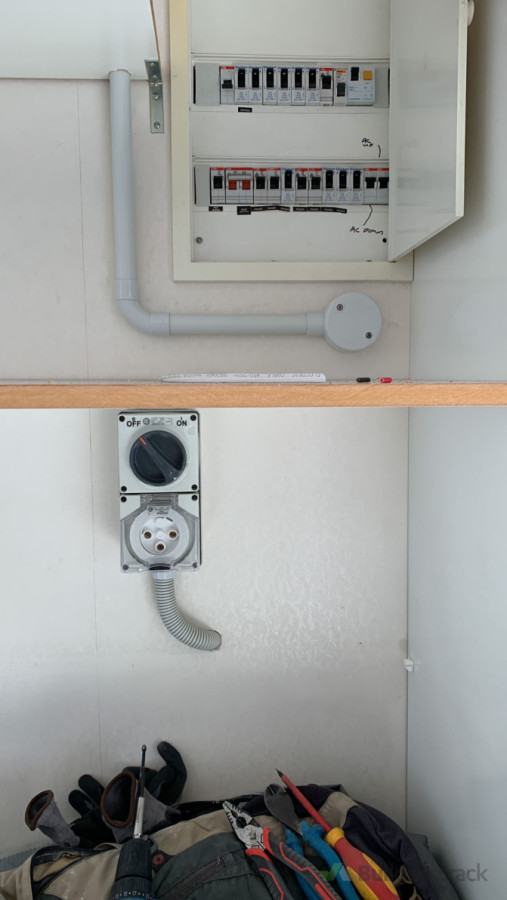 switched socket Installation.