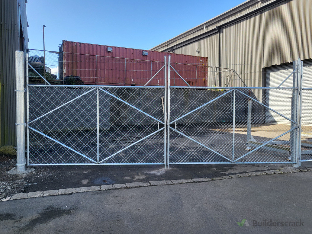1.8m high pipe and mesh swing gates