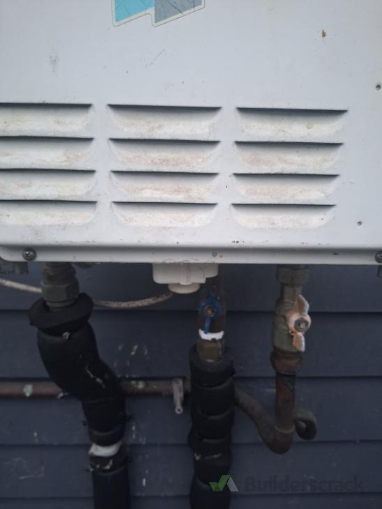 Installing Rheem 26l LPG Califont (#1132428) | Builderscrack