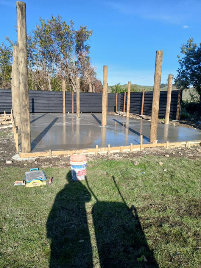 100 m2 poleshed