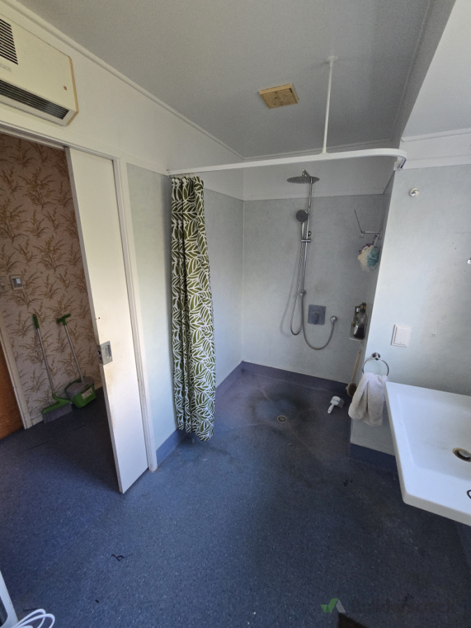 Bathroom Reno - Before 1