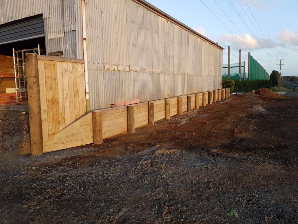 Commercial retainer wall