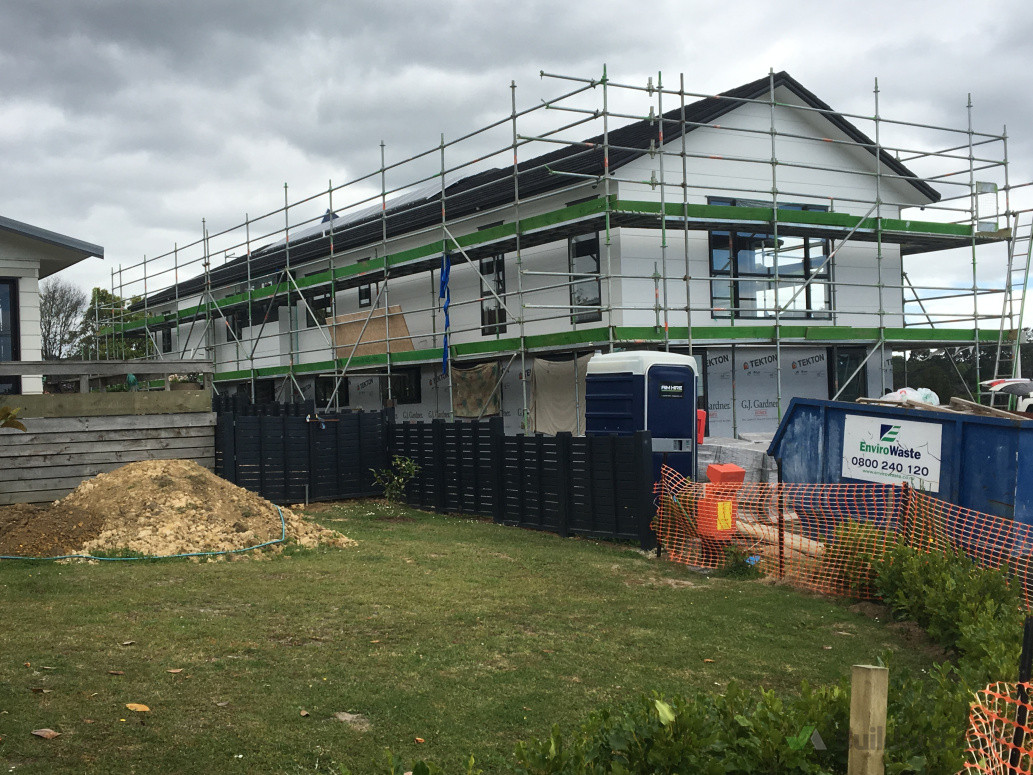 new build riverhead  5 bedroom / elevator