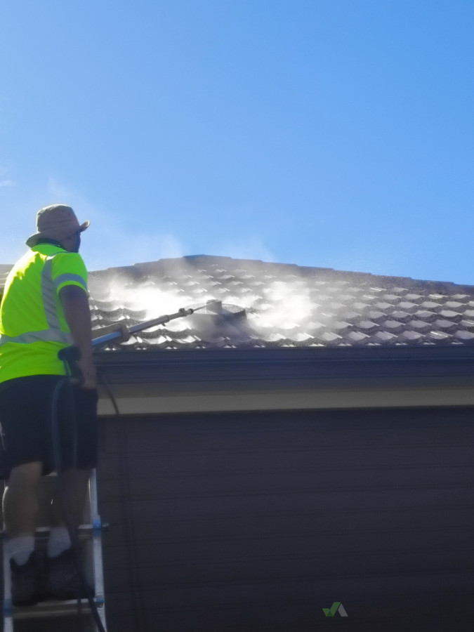 Roof power wash
