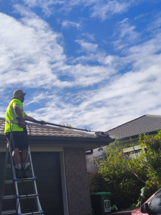 Roof power wash