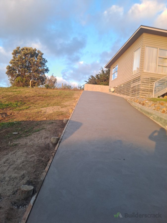 Inclined driveway with a swirl finish