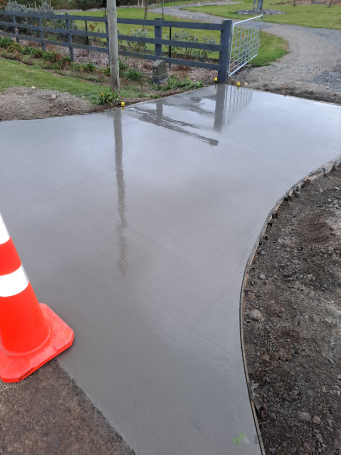 Vehicle crossing with a broom finsih