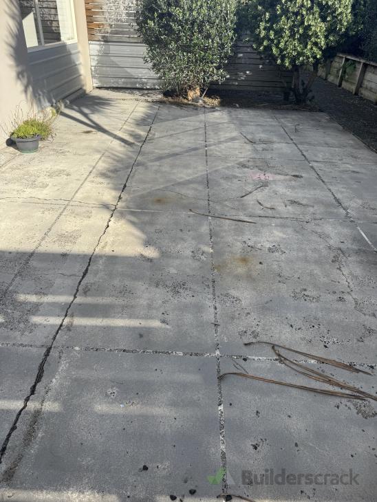 Fix concrete patio (#1137838) | Builderscrack