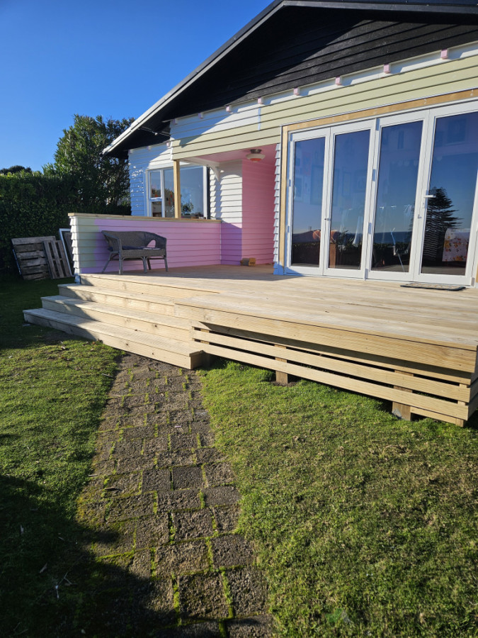 deck to enjoy the sun a sea views