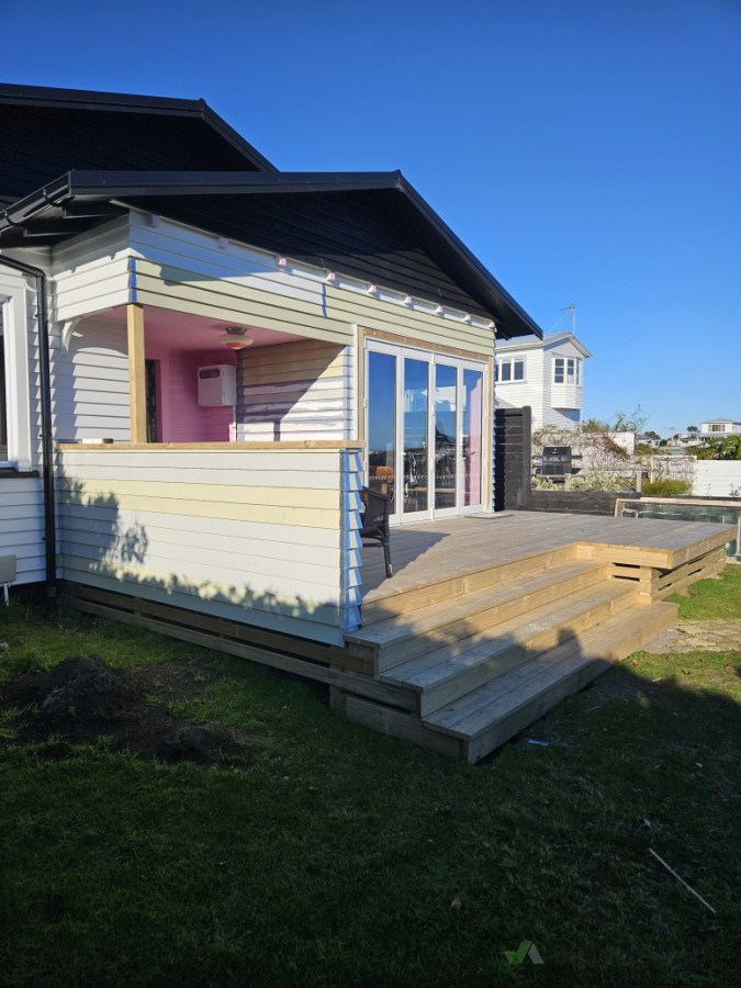 deck to enjoy the sun a sea views