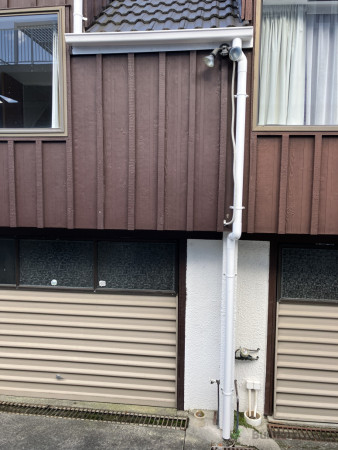 New pvc down pipes nd gutters