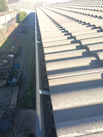 Gutter before cleaning