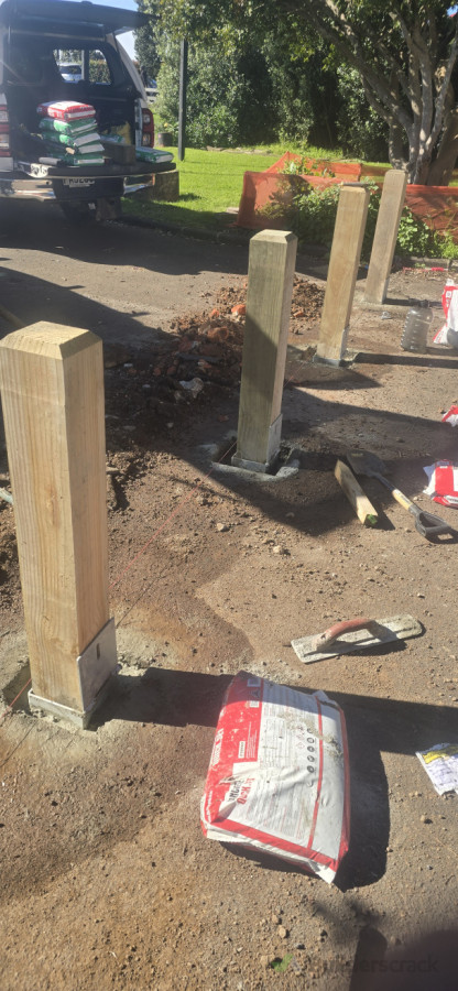 Coaster Timber Removable Bollards