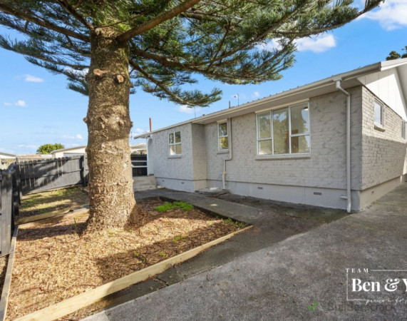 A fresh new look from the outside! 🌿🏡