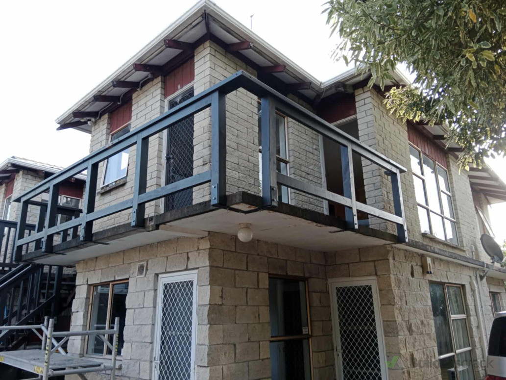 Made the safety fence and paint it.