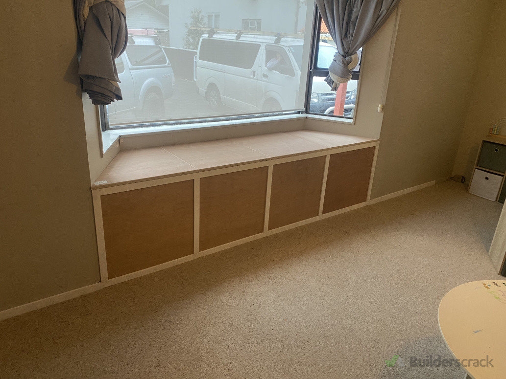 Bay window seat with opening lids