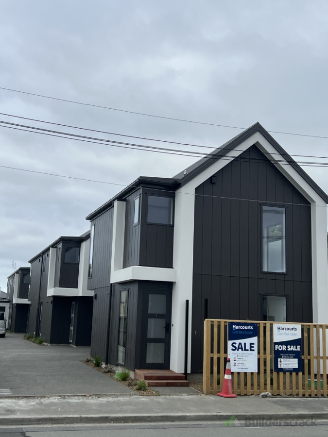 Interior/exteior gibstopping/painting this 5units in Clarence St.