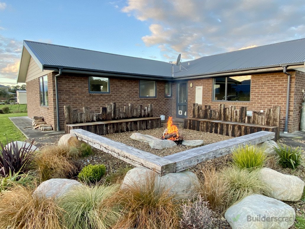 Fire pit with seating