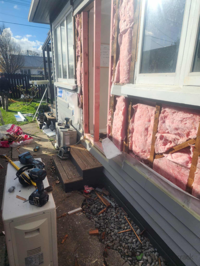 Like for like reclading job window removal,  new timber with the boards