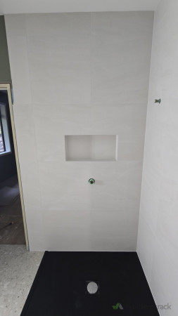 Main Bathroom Shower