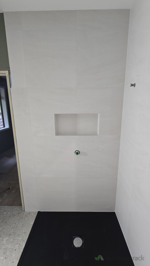 Main Bathroom Shower