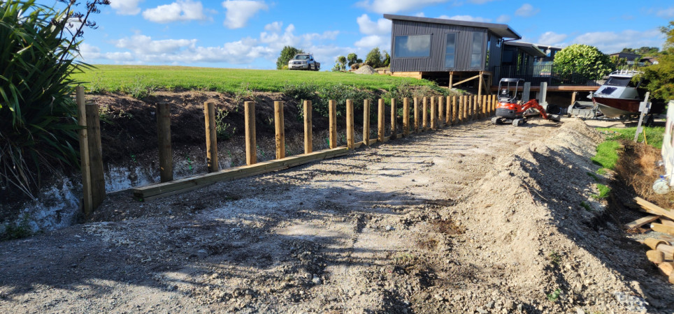 Retaining Wall Construction .