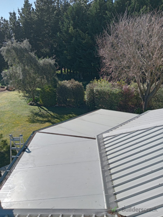 A roof that not only looks fresh and modern, but also gives peace of mind with long-term protection against leaks and weather.