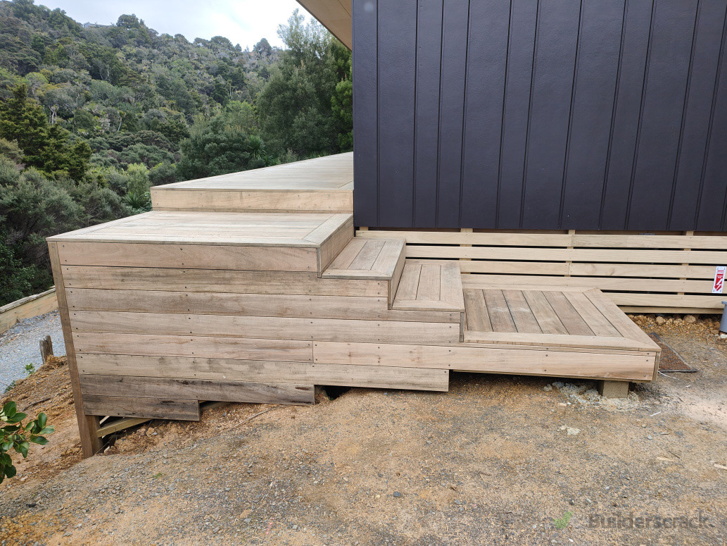 Entry stairs and deck in hardwood