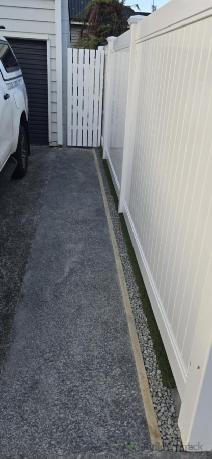 Concrete with oxide pathway