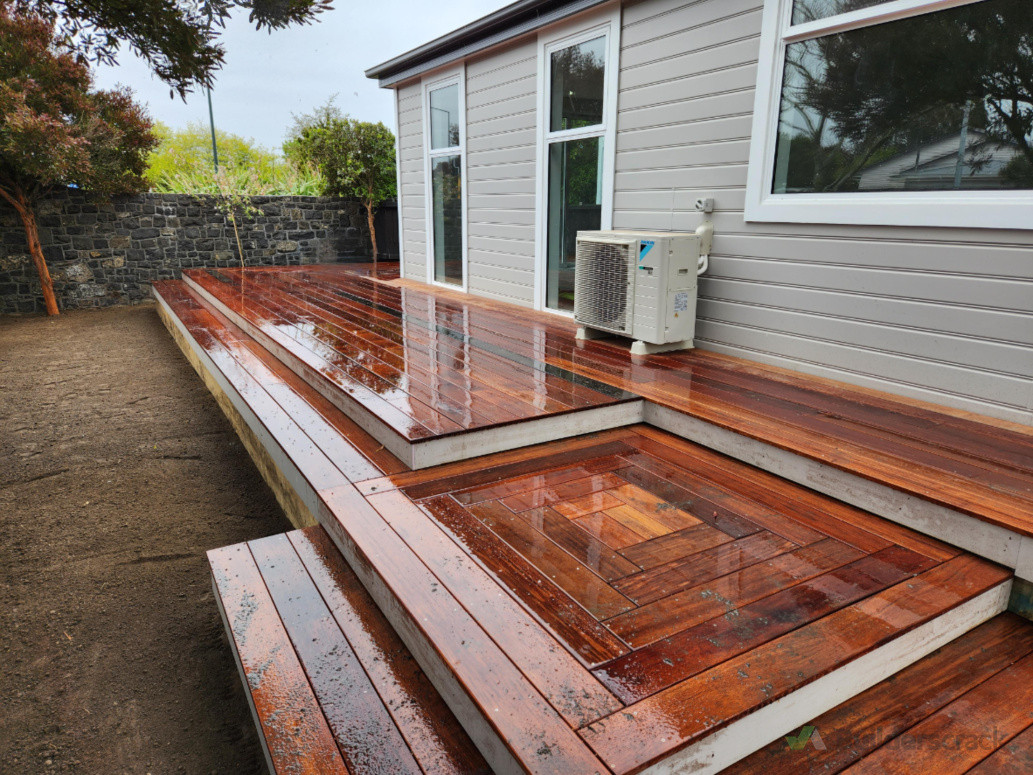 Kwila decking and Weathertex cladding with facing boards