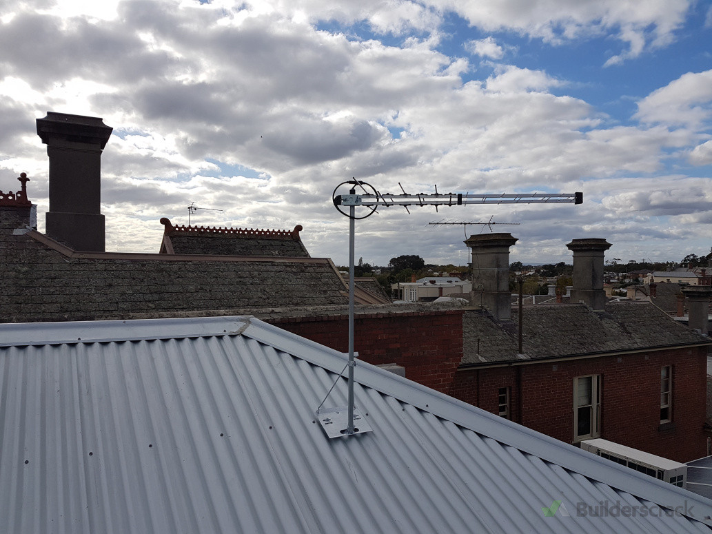 I love doing jobs like this....roof mounted T.V. antenna. Melbourne.