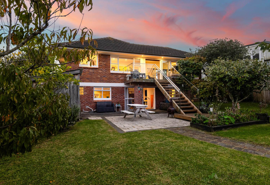 Outdoor LED down light installation