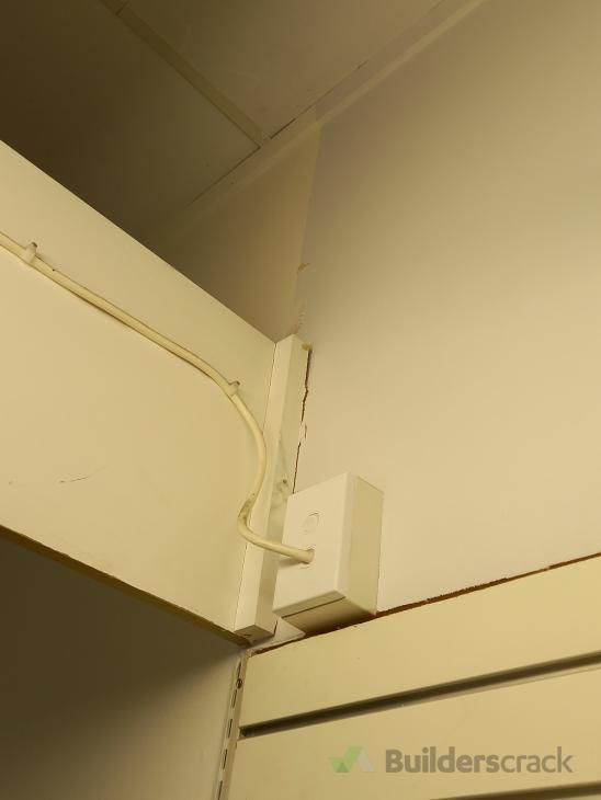Internal Timber Fascia Repair - Retail Store (#1167132) | Builderscrack