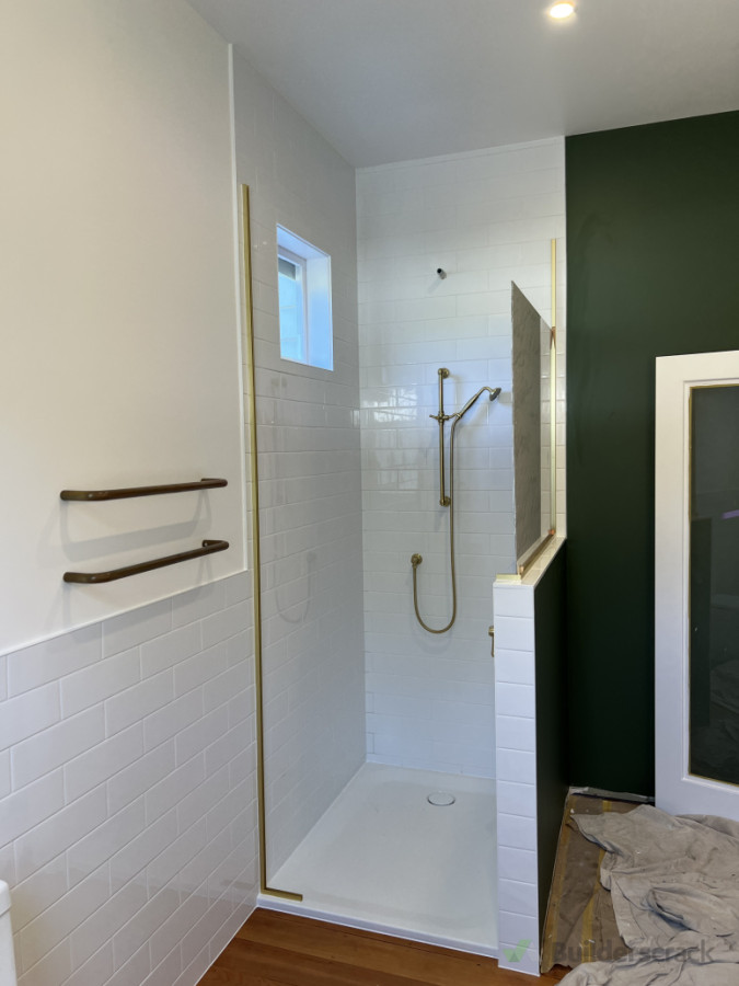 Subway brickbone format shower