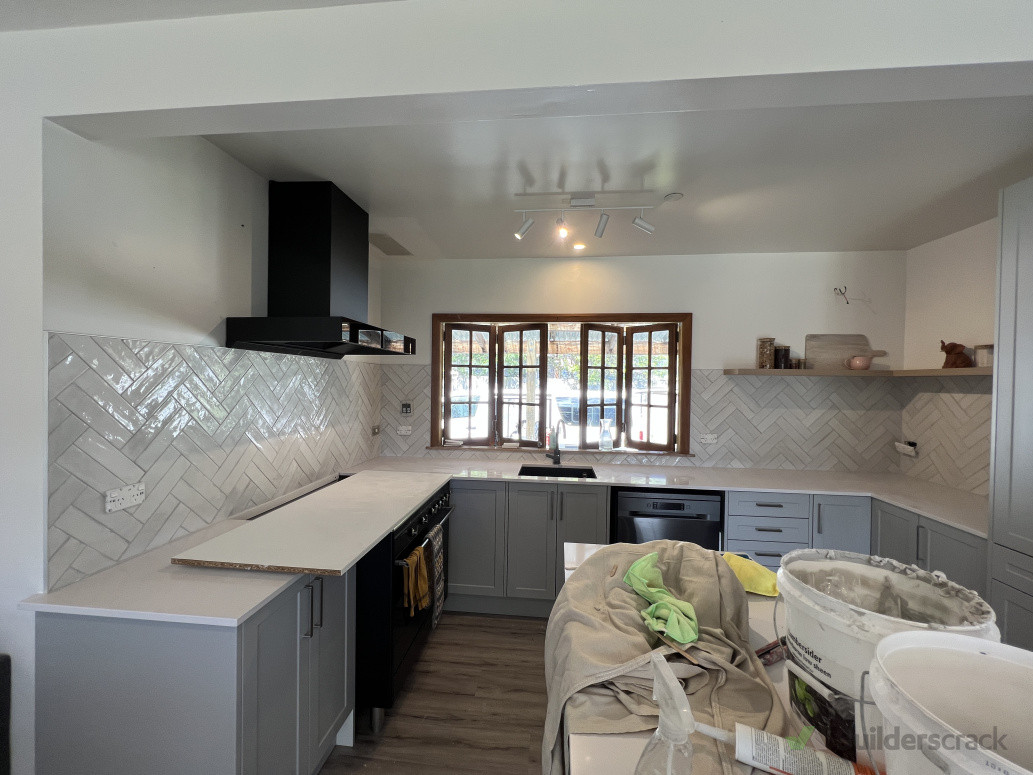 Herringbone format splashback
