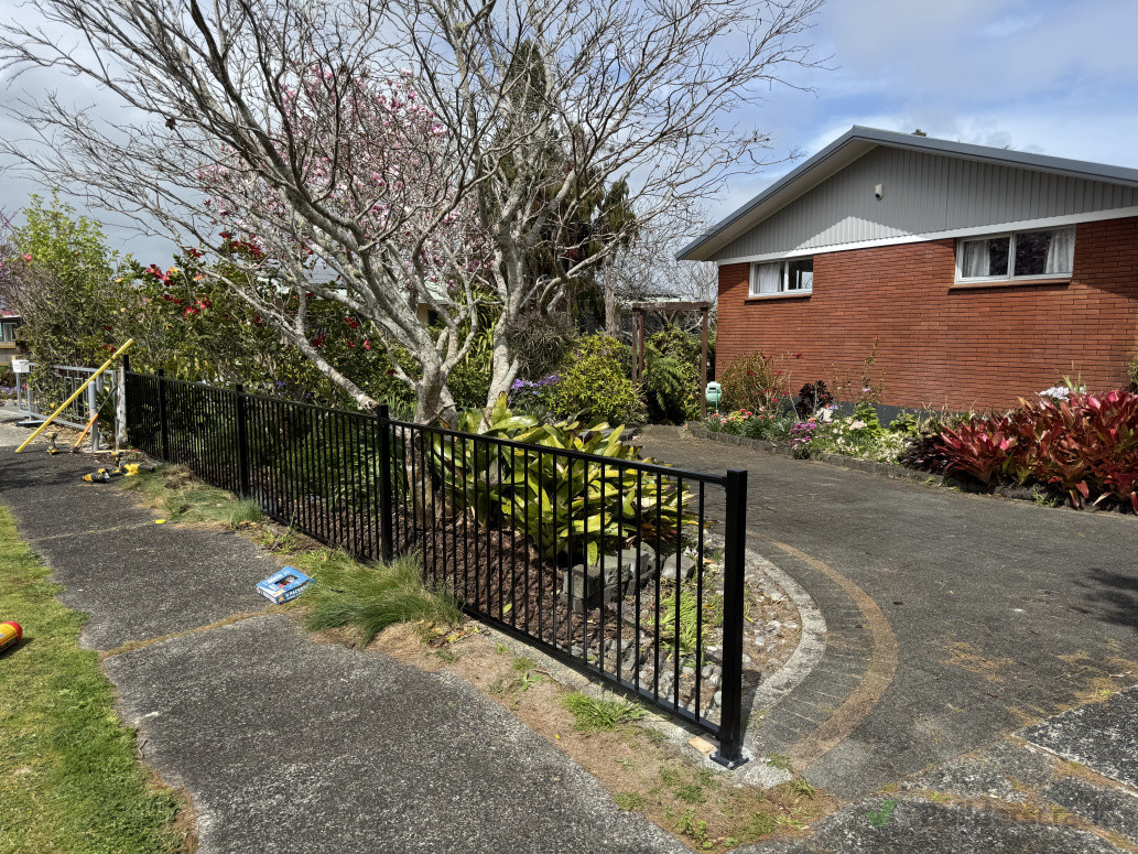 First time erecting a aluminium fence. Had a blast doing it