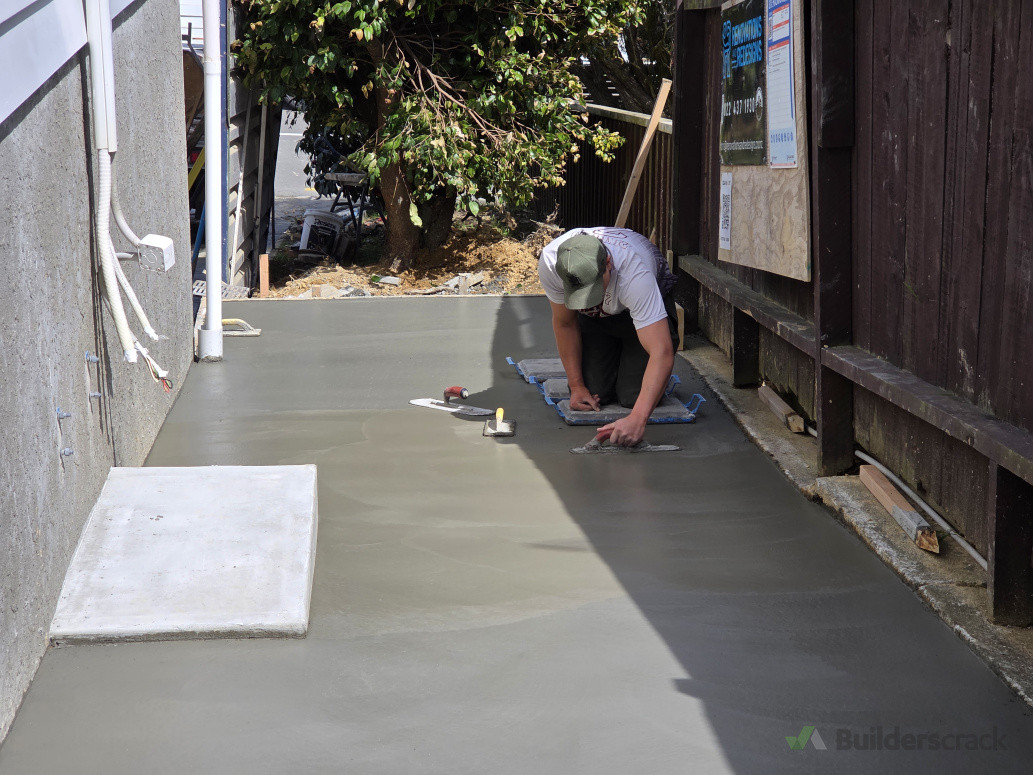 Final touch-ups on concrete